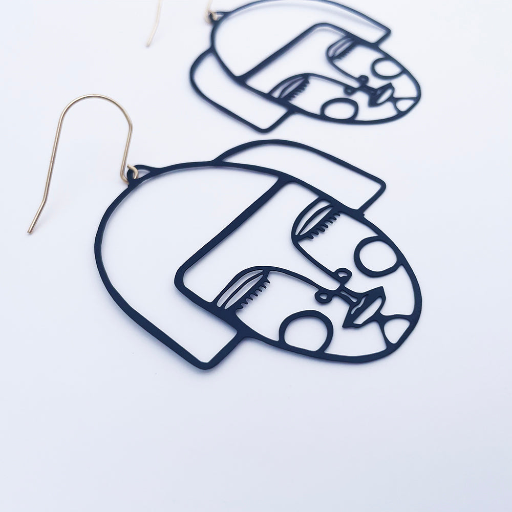 Alice Dangles in Black- Denz