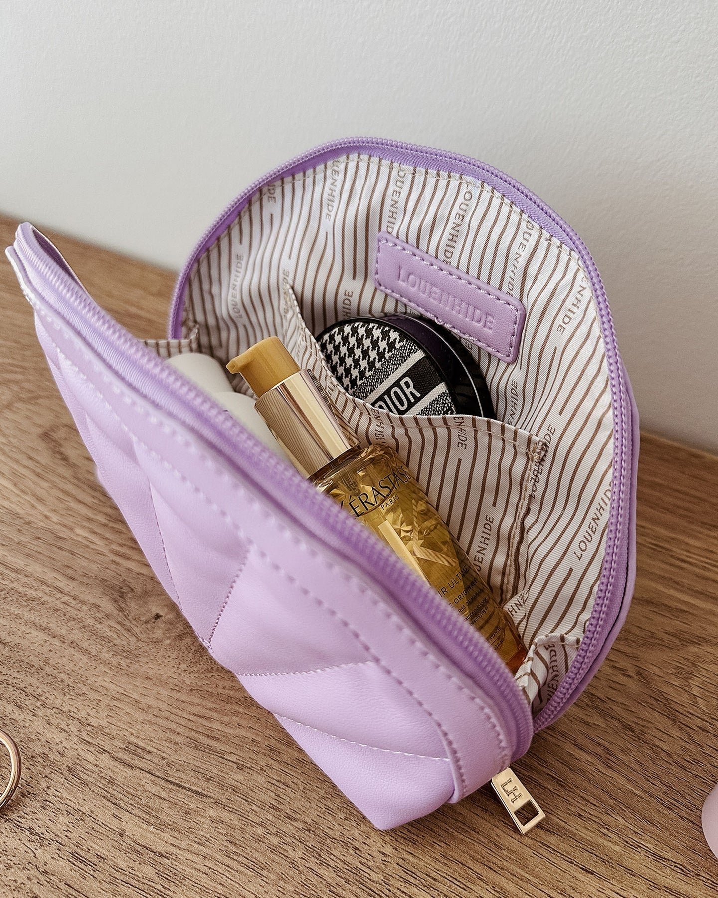 Shell Make Up Bag