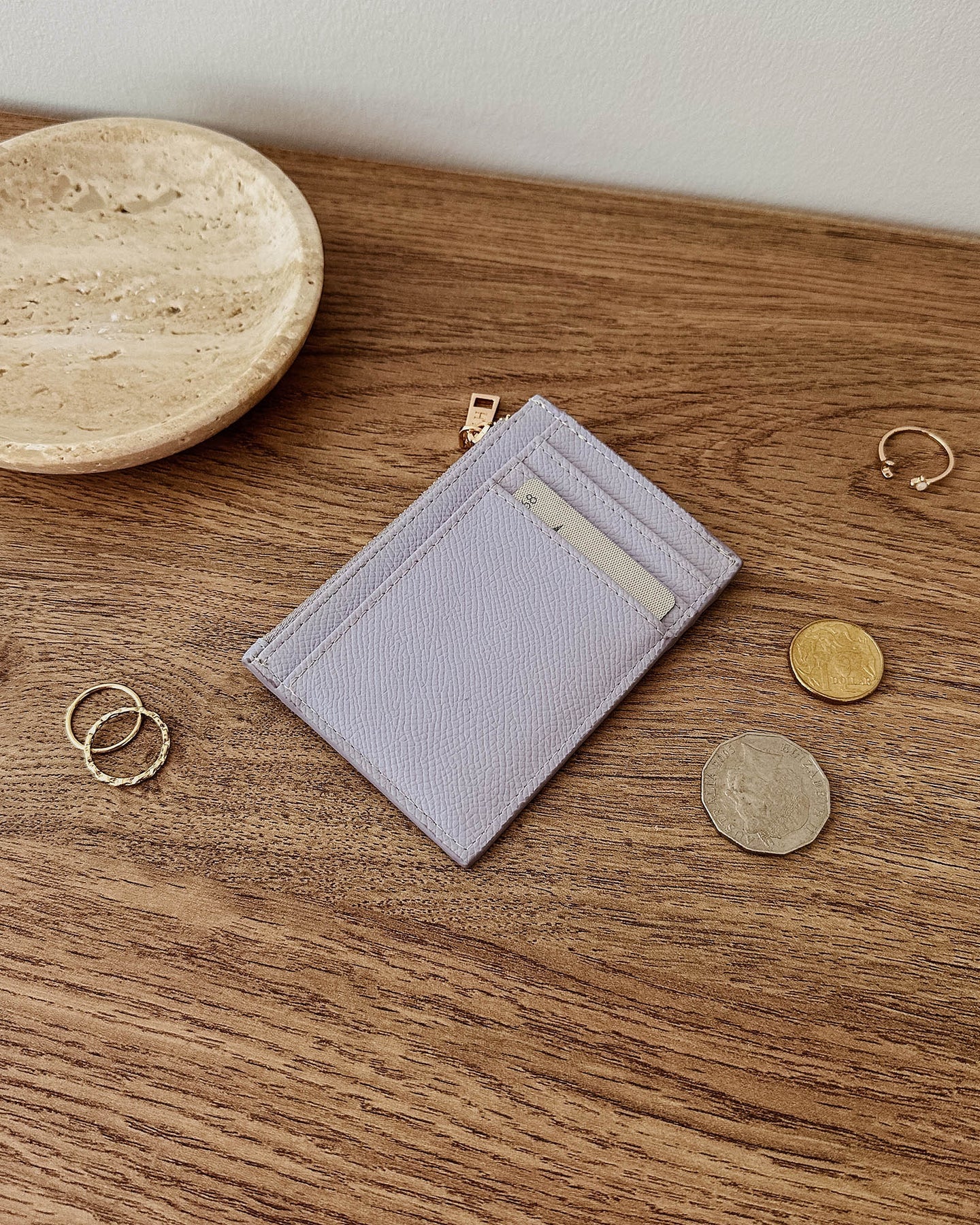 Cara cardholder