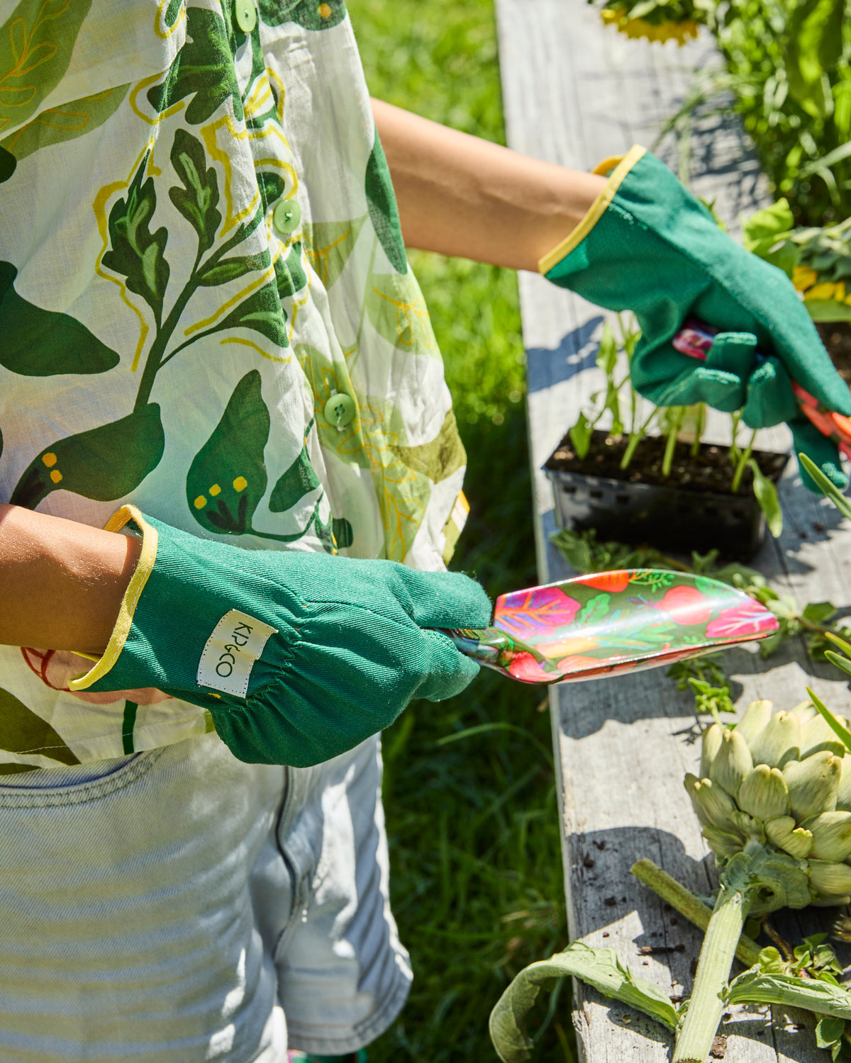 Veggie Soup Garden Tools And Glove Set
