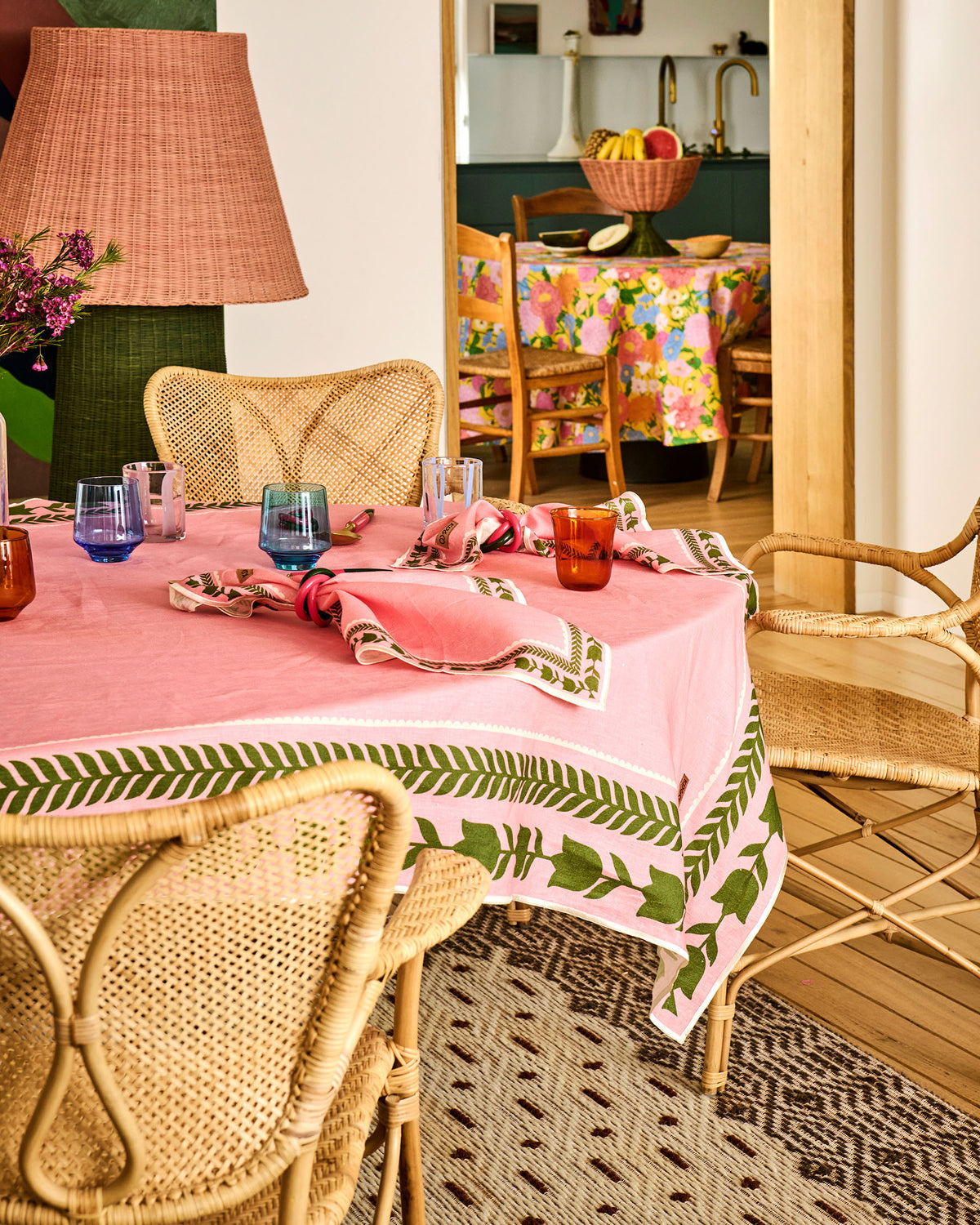 Flower Chain Embroidered Tablecloth Standard Rectangular