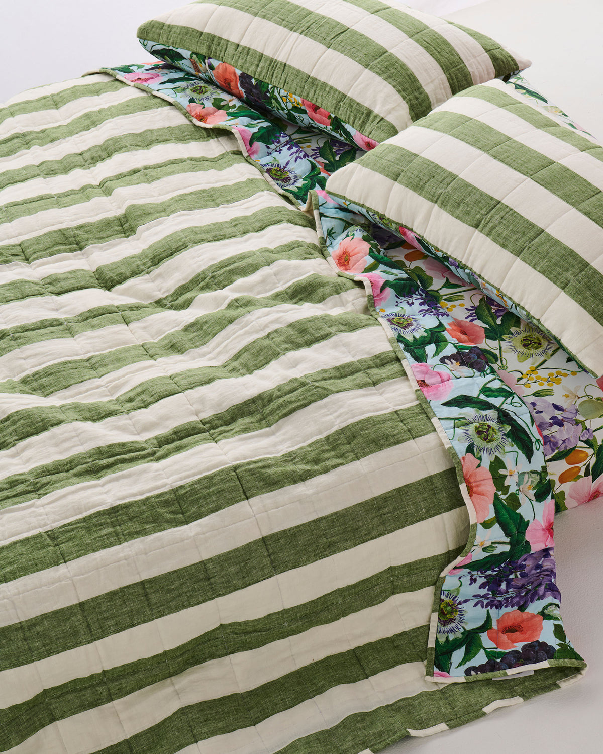 Spring In The Air Reversible Linen Quilted Pillowcases 2P Std Set