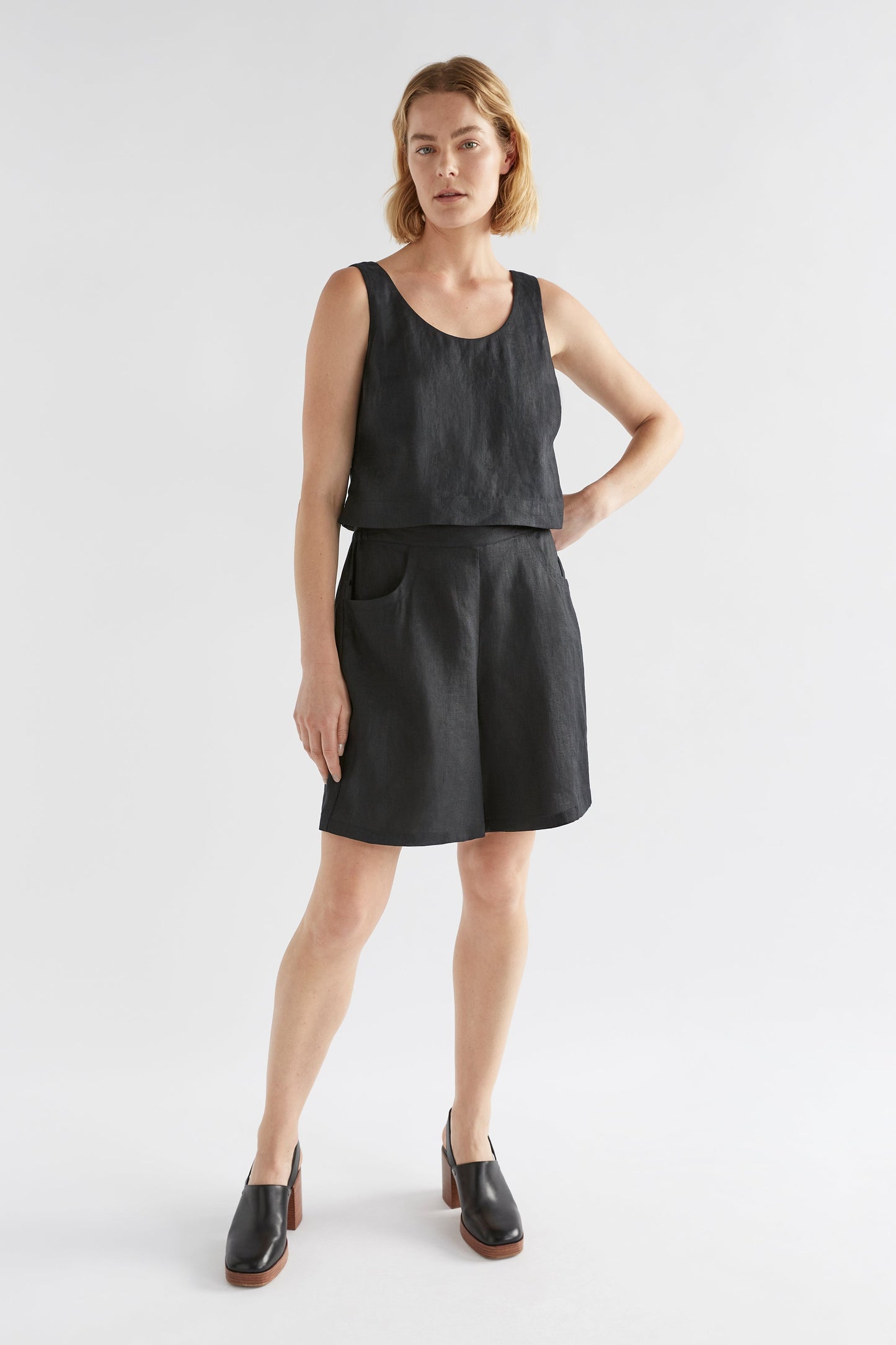 Strom Linen Short - Elk The Label