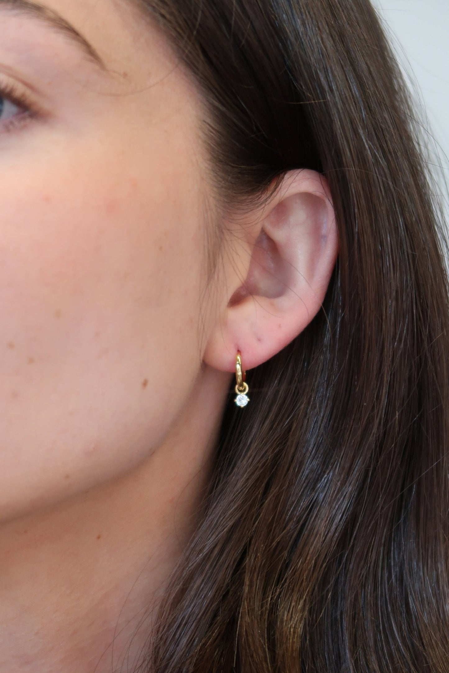 Leila Mini Huggy Earring