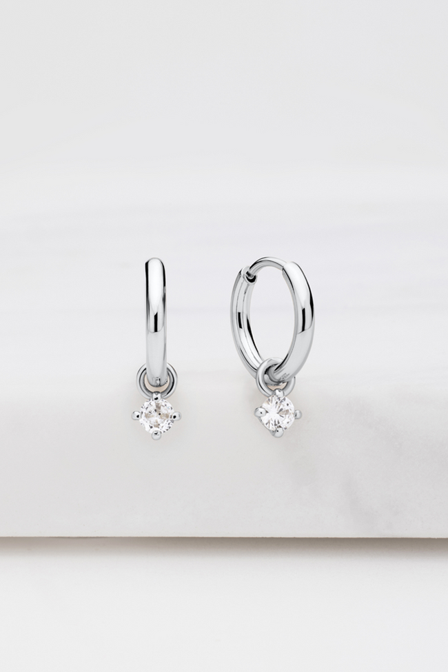 Leila Mini Huggy Earring