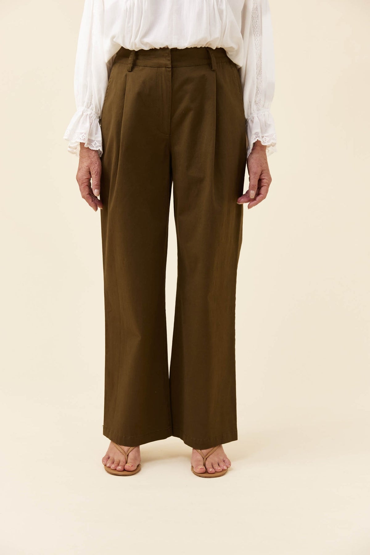 Leonora Pant