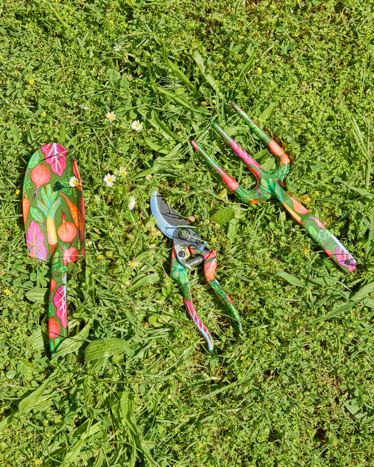 Veggie Soup Garden Tools And Glove Set