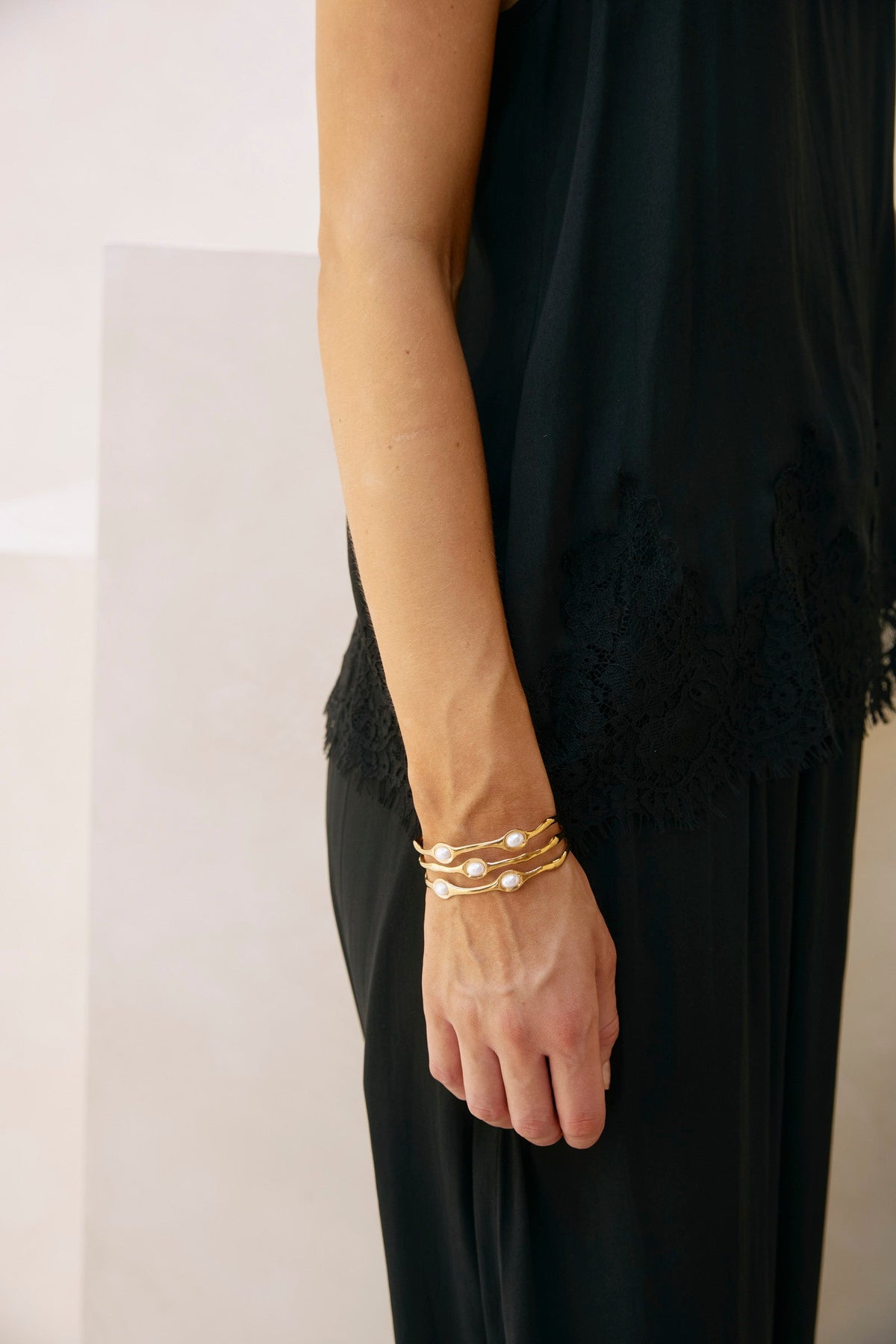 Solara Cuff Pearl