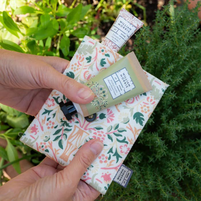 William Morris at Home Kitchen Garden Back Pocket Duo Gift Set
