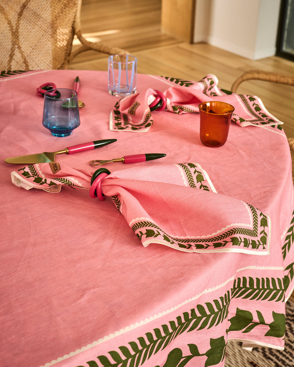 Flower Chain Embroidered Tablecloth Standard Rectangular