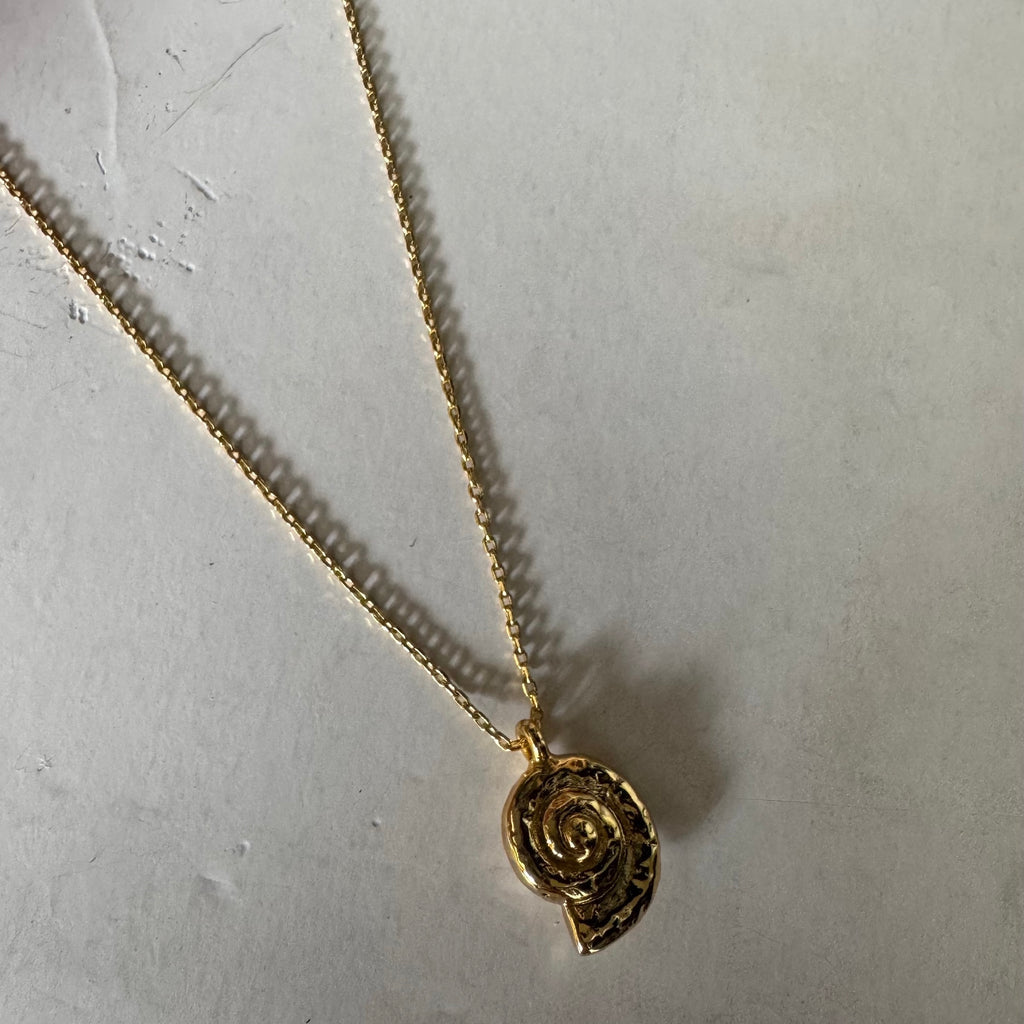 Shelly Mini Necklace