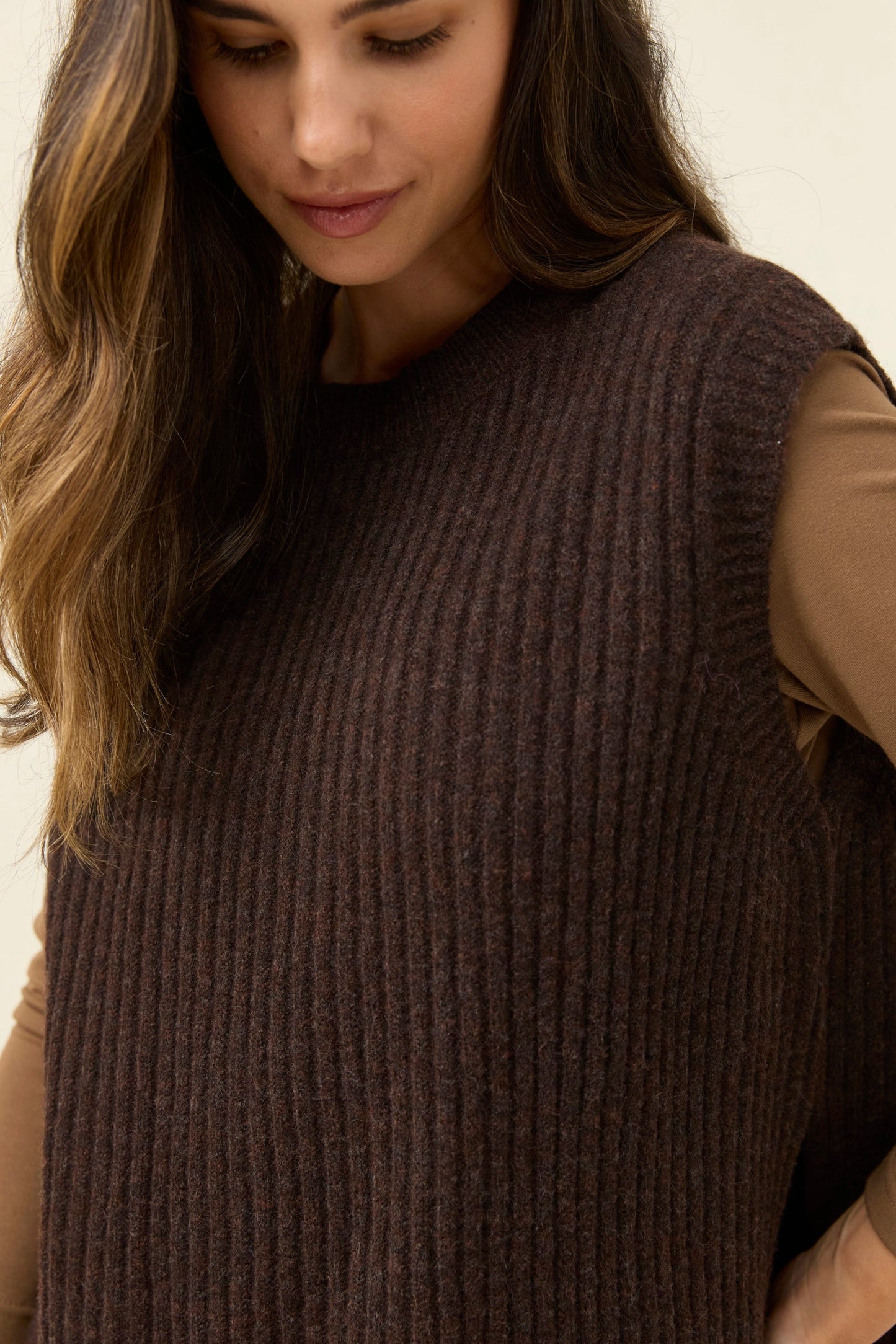 Miru Crew Knit Vest Chocolate