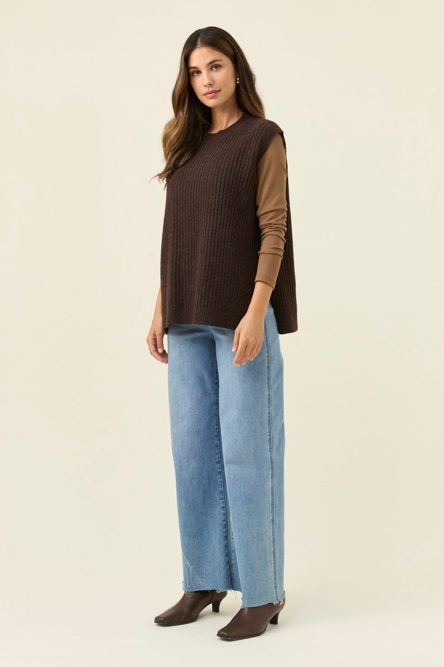 Miru Crew Knit Vest Chocolate