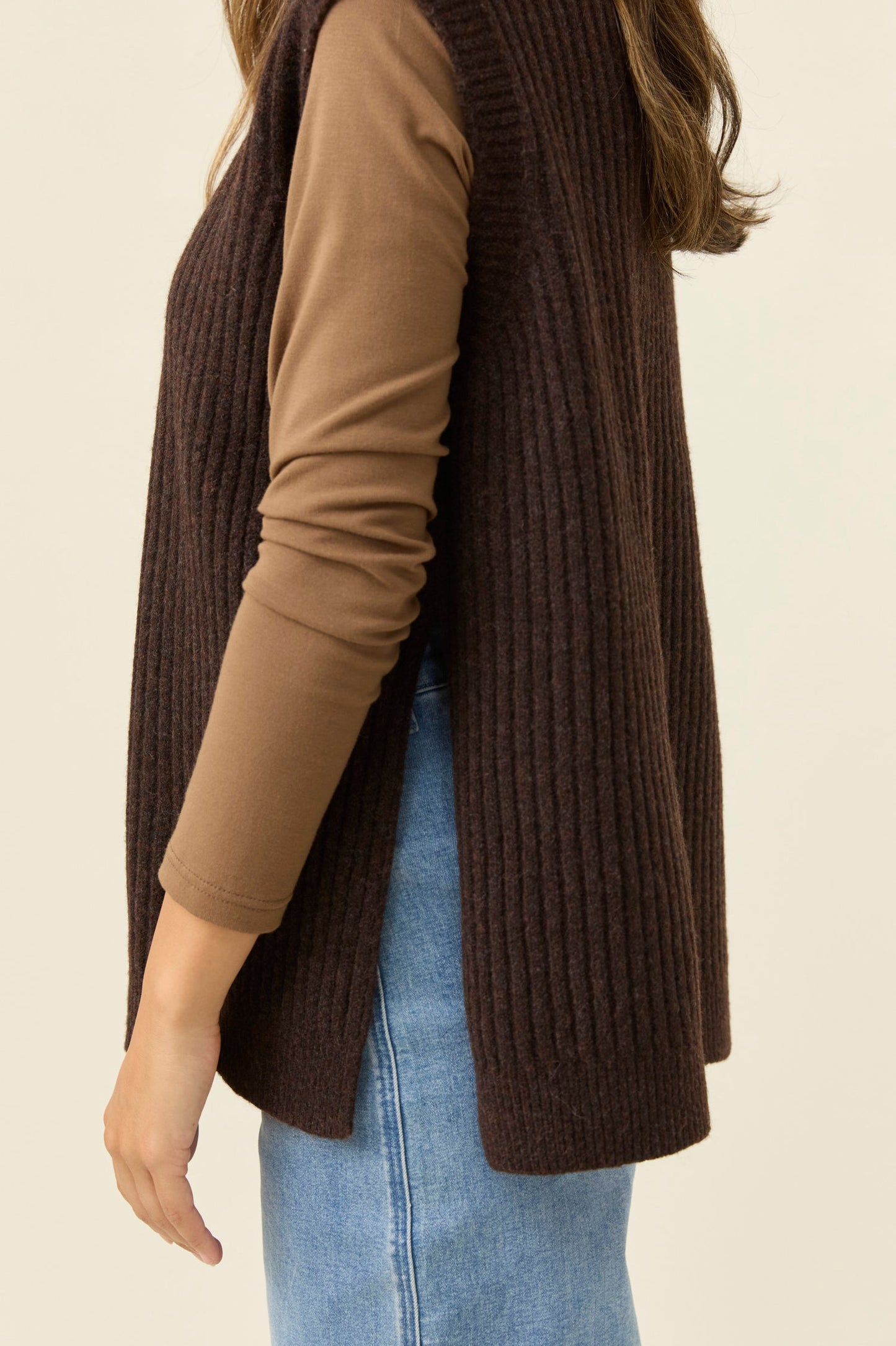 Miru Crew Knit Vest Chocolate