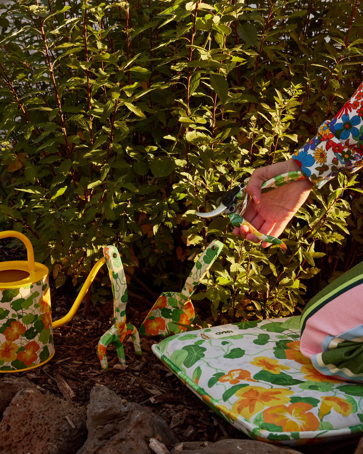 Nasturtium Garden Tools And Gloves Set