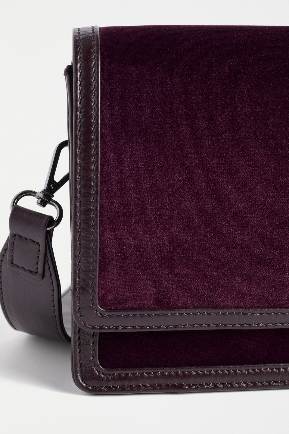 Vel Crossbody