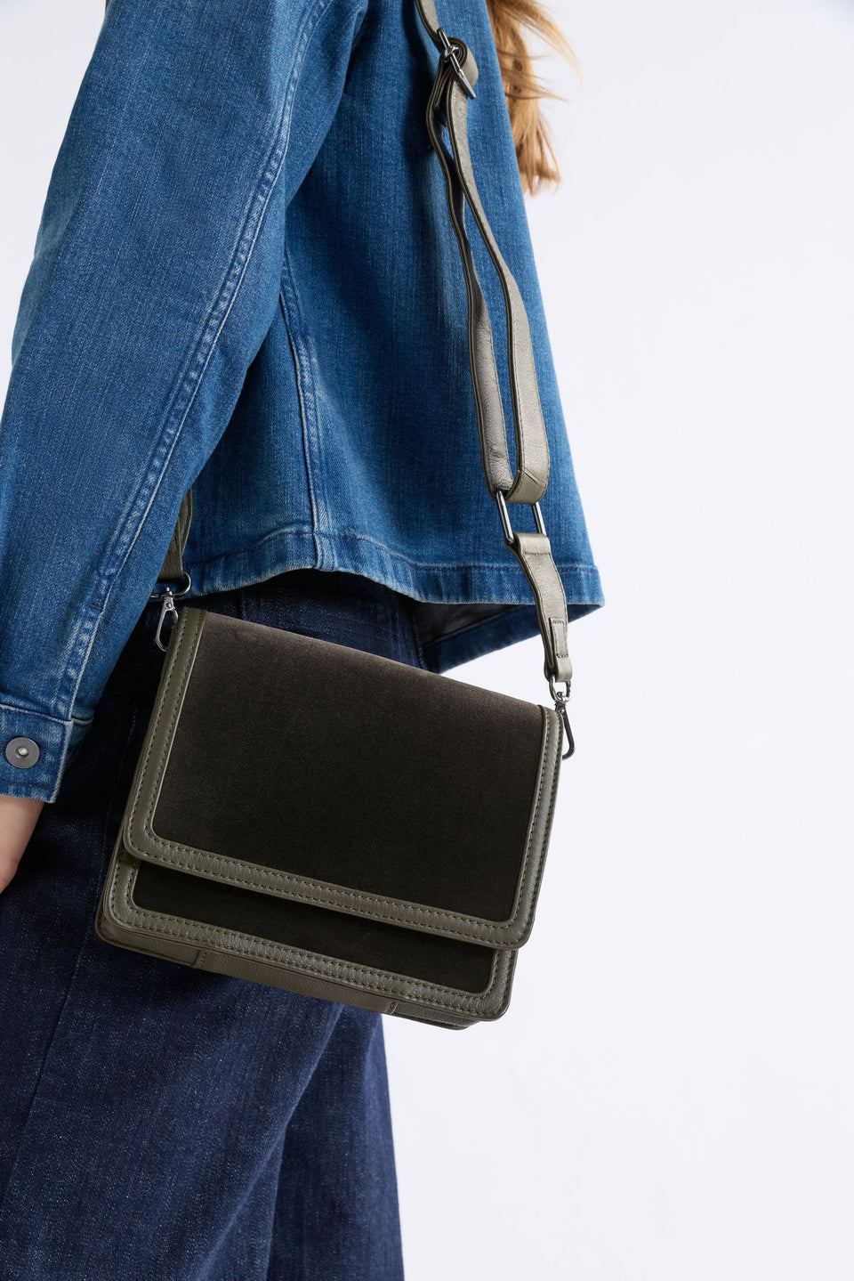 Vel Crossbody