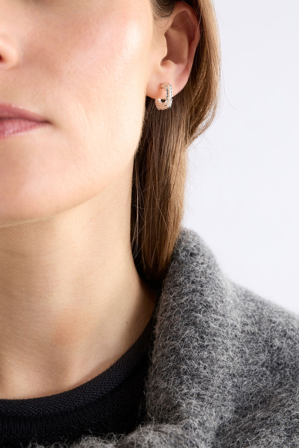 Hiva Mini Hoop Earring
