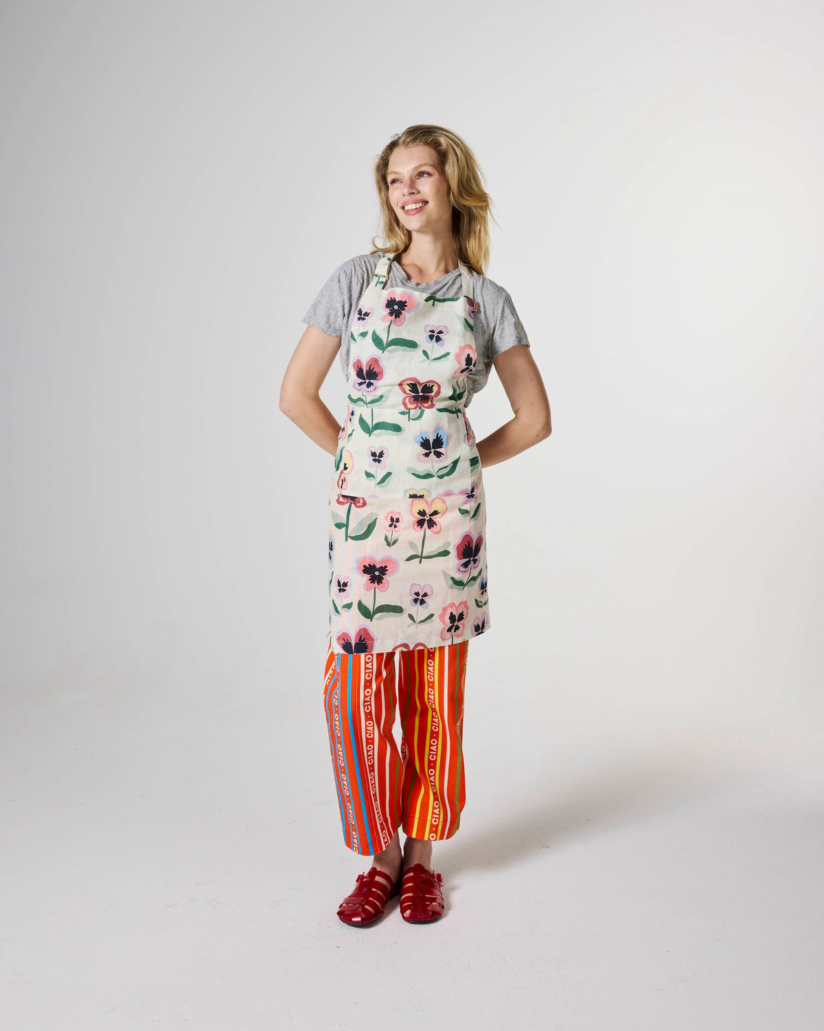 Pretty Pansy Apron