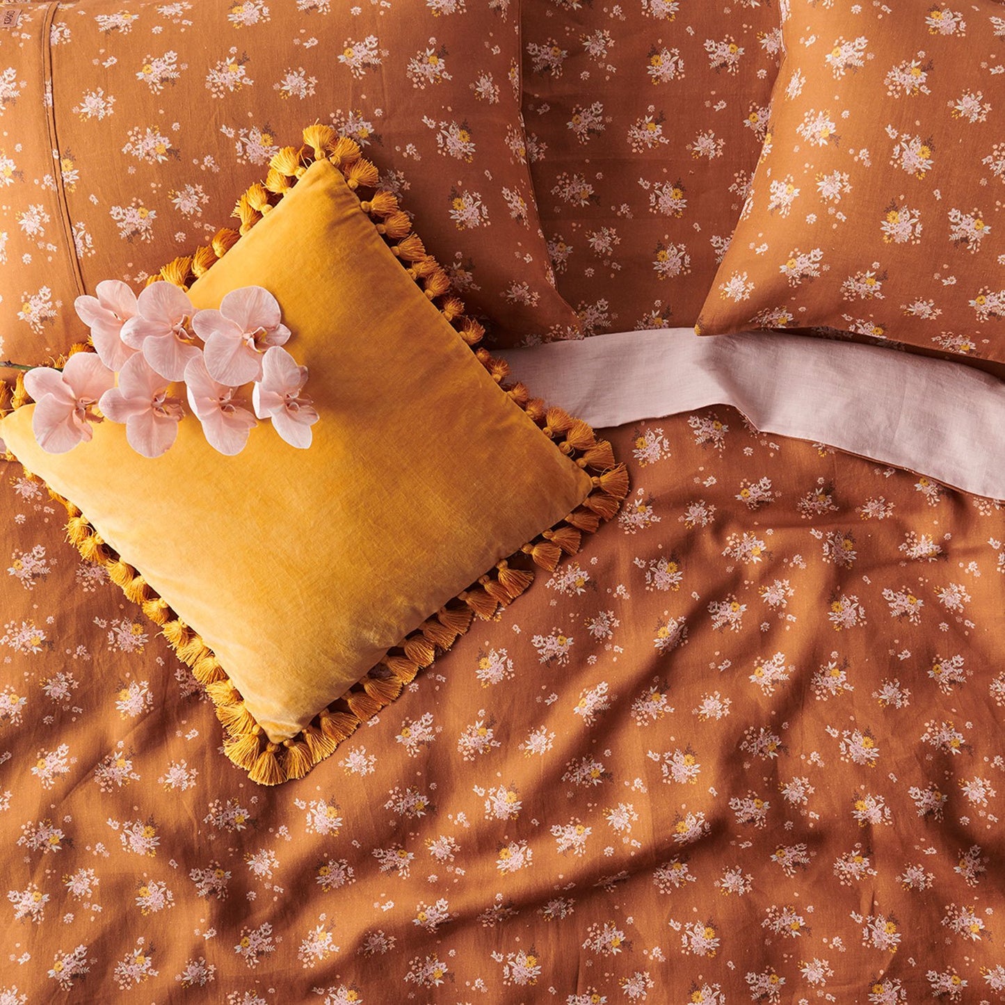 Vintage Floral Hazelnut Linen Fitted Sheet - Kip&Co